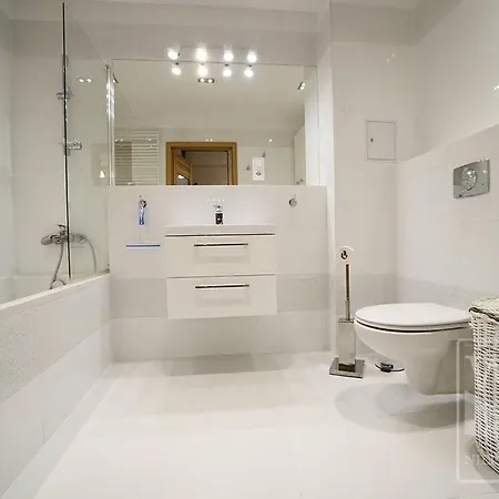 - Old Town - 3 - Garaz - Winda *