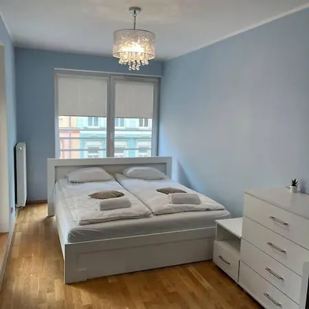 - Old Town - 3 - Garaz - Winda * Vratislav