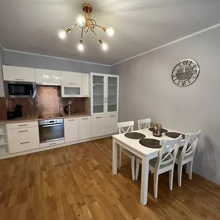 - Old Town - 3 - Garaz - Winda Apartmán *