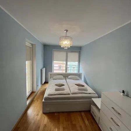 - Old Town - 3 - Garaz - Winda * Vratislav